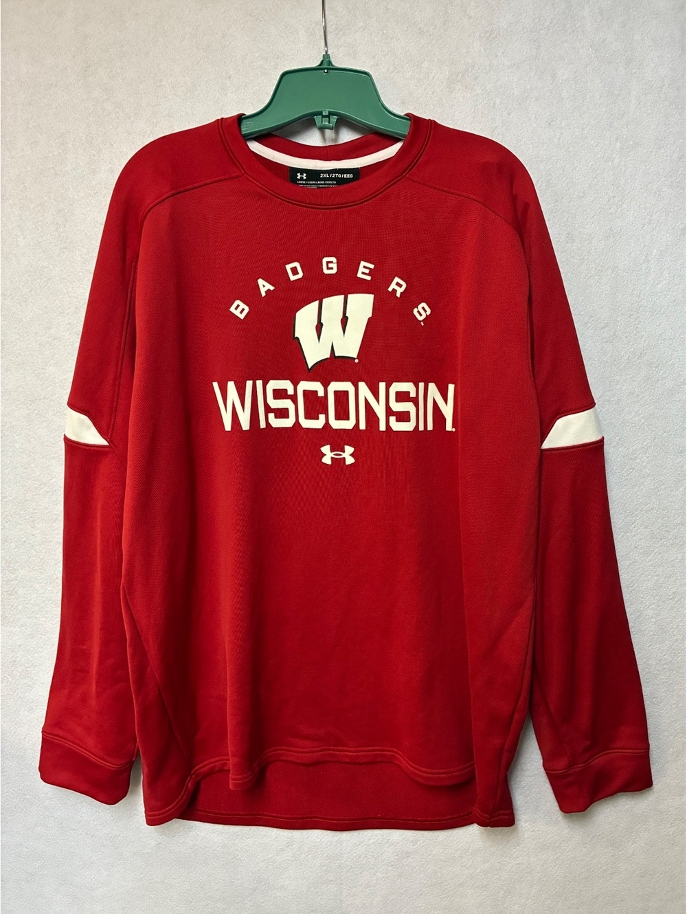 Under Armour Wisconsin Badgers Women’s 2XL Red NCAA Crewneck Pullover